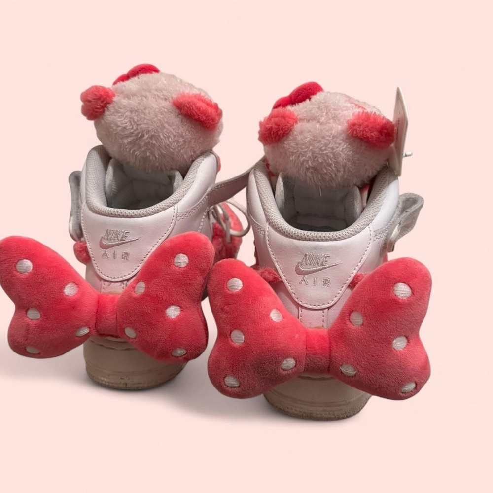 Customized Hello Kitty Pink and White Air Force 1 - Picture 4 of 8